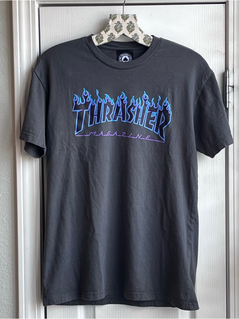 Thrasher Magazine Logo Gray T-Shirt Black, Blue, Purple Gradient Flame Size S
